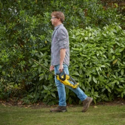 STANLEY FATMAX V20 18V Cordless Hedge Trimmer 55cm (Sfmcht855M1-Gb) 8 STANLEY FATMAX V20 18V Cordless Hedge Trimmer 55cm (Sfmcht855M1-Gb) -Garden Care Shop 12882306 1284843588963107